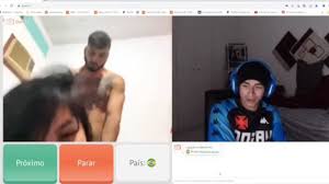 Streamer flaga casal fodendo no Omegle